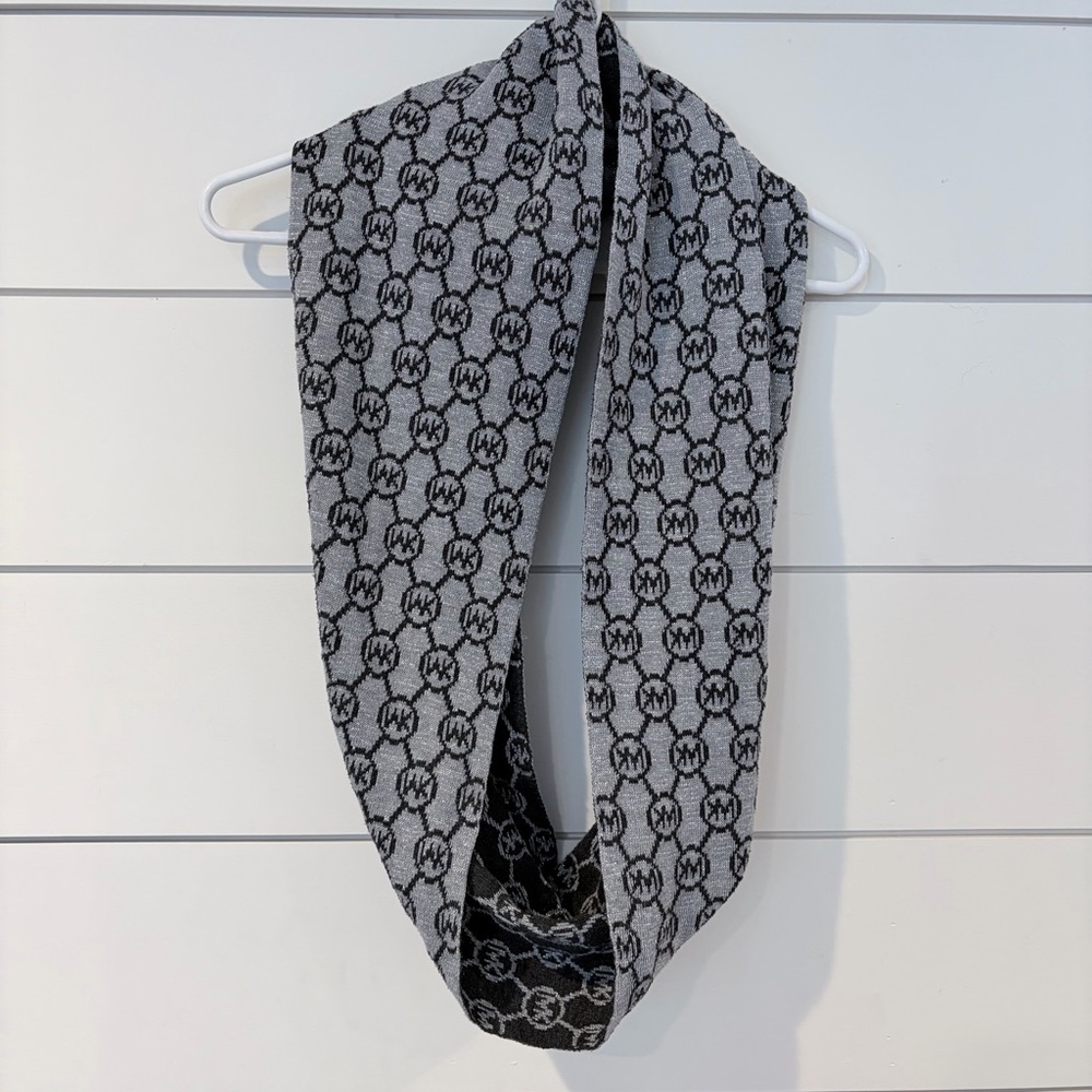 Michael Kors Charcoal Logo Classic Crossbody Bag with Chic Infinity Scarf - Picture 13 of 14